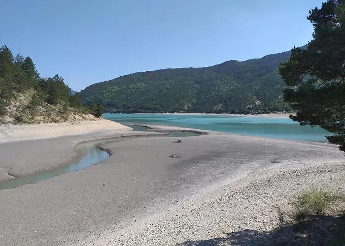 Font Chaude, Emplacement Ideal, Calme Et Nature Magnifique